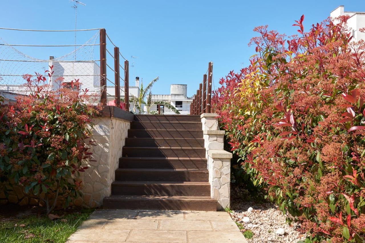 ホテル Il Giardino Di Flora - Piscina & Jacuzzi レッチェ エクステリア 写真